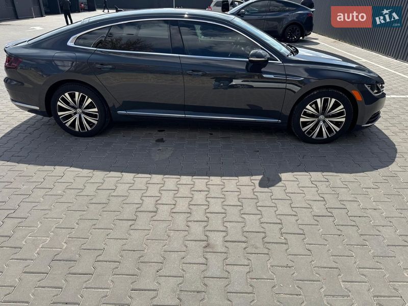 Лифтбек Volkswagen Arteon 2019 в Чернигове