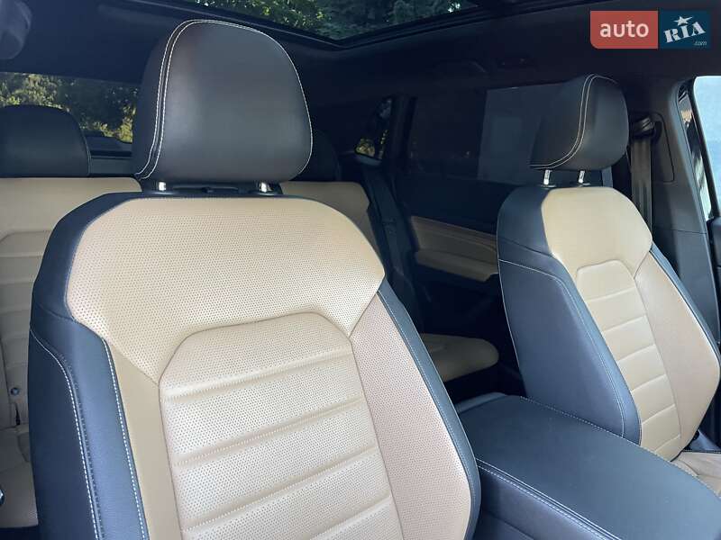 Внедорожник / Кроссовер Volkswagen Atlas Cross Sport 2020 в Ровно