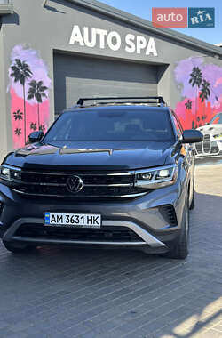 Позашляховик / Кросовер Volkswagen Atlas Cross Sport 2019 в Звенигородці