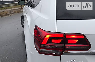 Позашляховик / Кросовер Volkswagen Atlas 2017 в 