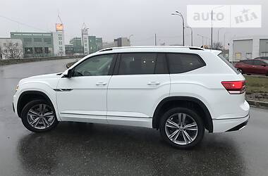 Позашляховик / Кросовер Volkswagen Atlas 2017 в 