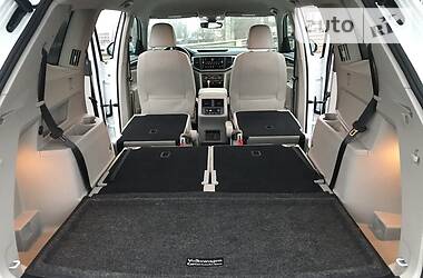 Позашляховик / Кросовер Volkswagen Atlas 2017 в 
