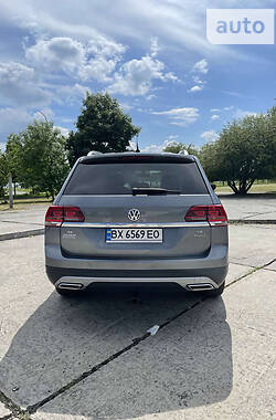 Позашляховик / Кросовер Volkswagen Atlas 2017 в Нетішині
