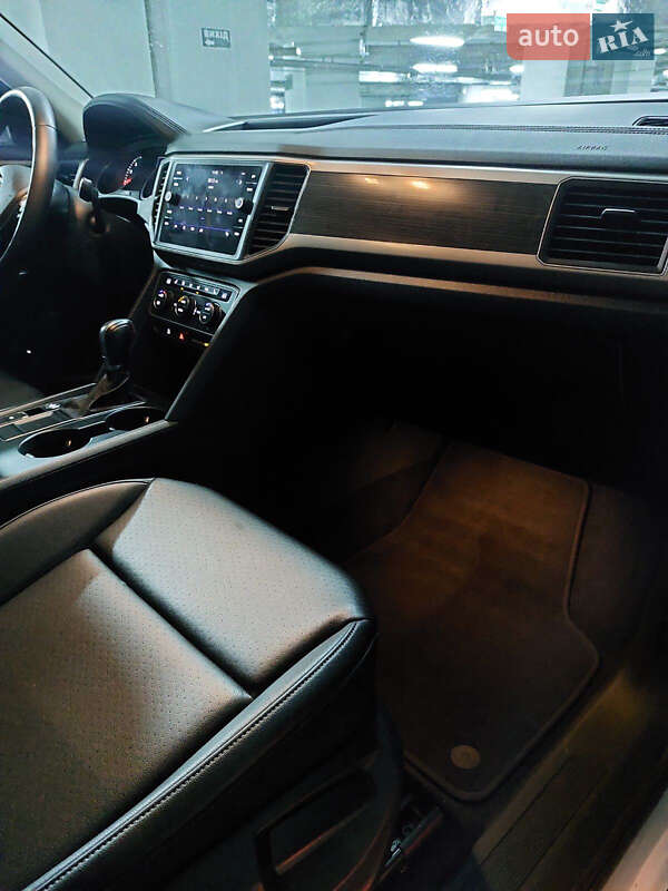 Позашляховик / Кросовер Volkswagen Atlas 2019 в Києві
