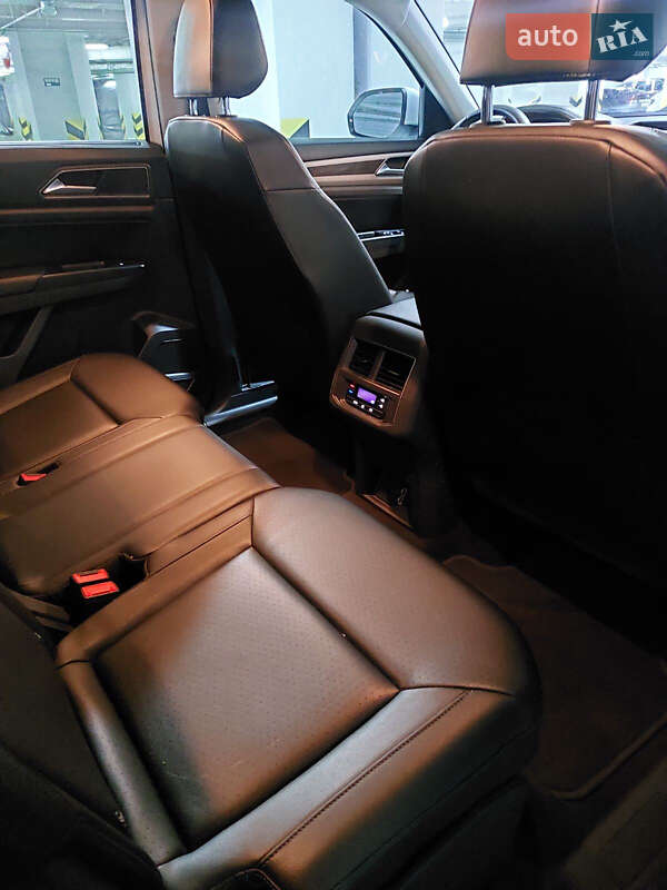 Позашляховик / Кросовер Volkswagen Atlas 2019 в Києві