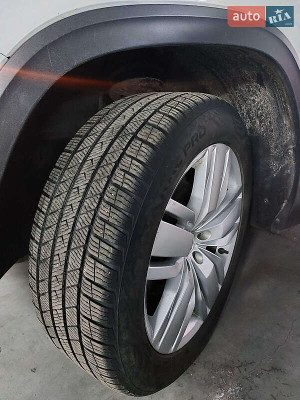 Позашляховик / Кросовер Volkswagen Atlas 2019 в Києві