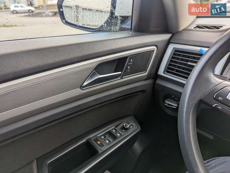 Позашляховик / Кросовер Volkswagen Atlas 2018 в Львові