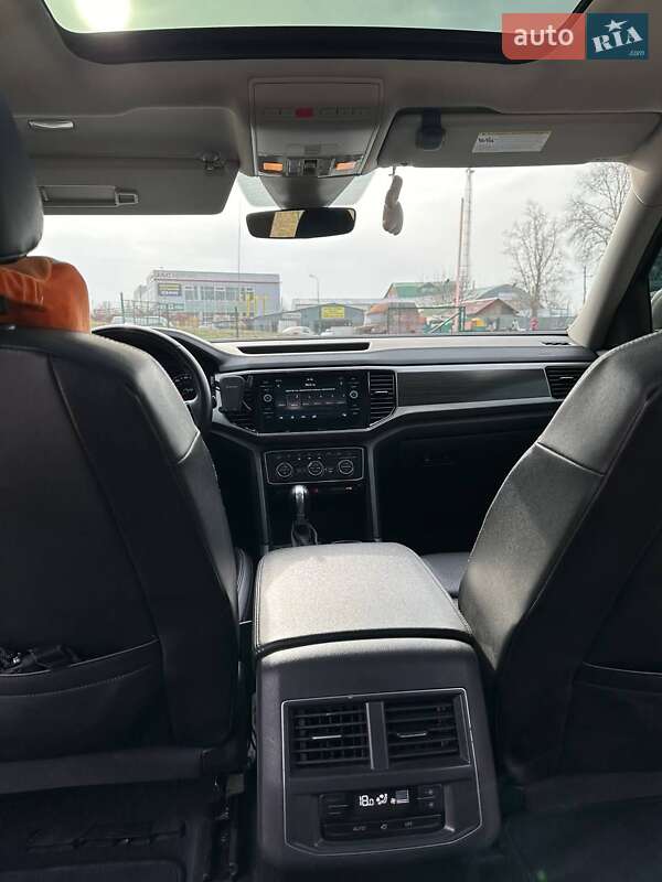 Позашляховик / Кросовер Volkswagen Atlas 2017 в Києві