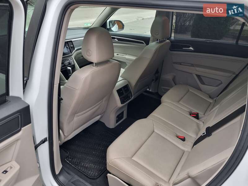 Внедорожник / Кроссовер Volkswagen Atlas 2017 в Киеве