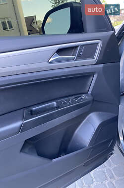 Позашляховик / Кросовер Volkswagen Atlas 2018 в 