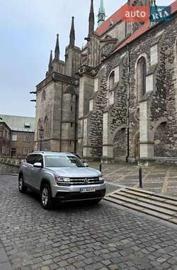 Позашляховик / Кросовер Volkswagen Atlas 2017 в Києві