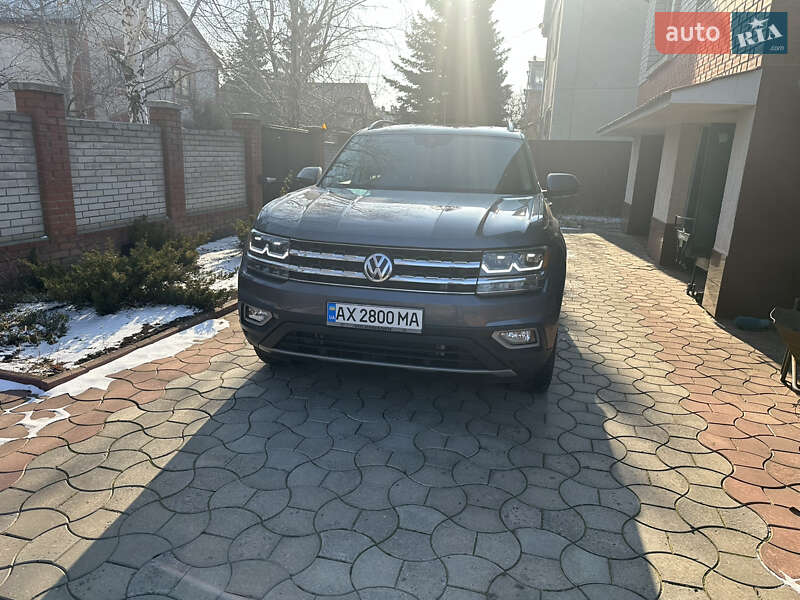 Позашляховик / Кросовер Volkswagen Atlas 2017 в 