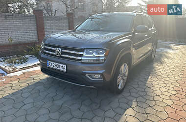Позашляховик / Кросовер Volkswagen Atlas 2017 в 