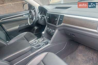 Внедорожник / Кроссовер Volkswagen Atlas 2021 в 