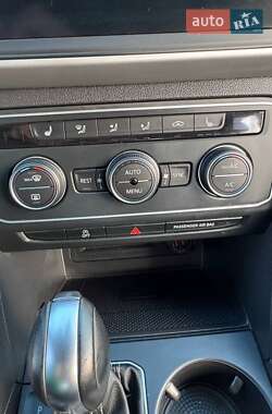 Внедорожник / Кроссовер Volkswagen Atlas 2021 в 