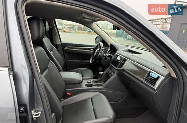 Позашляховик / Кросовер Volkswagen Atlas 2018 в 