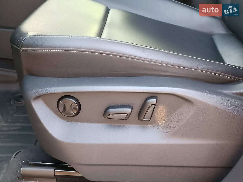 Внедорожник / Кроссовер Volkswagen Atlas 2017 в Харькове