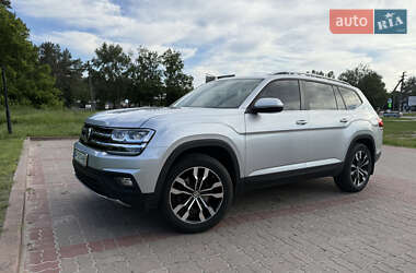 Позашляховик / Кросовер Volkswagen Atlas 2017 в 