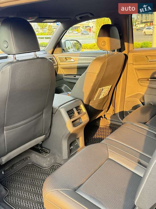 Внедорожник / Кроссовер Volkswagen Atlas 2020 в Киеве фото 15 Внедорожник / Кроссовер Volkswagen Atlas 2020 в Киеве