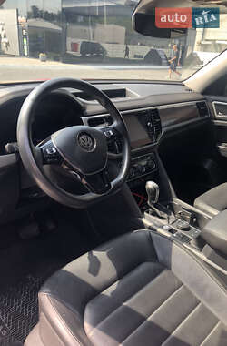 Позашляховик / Кросовер Volkswagen Atlas 2019 в 