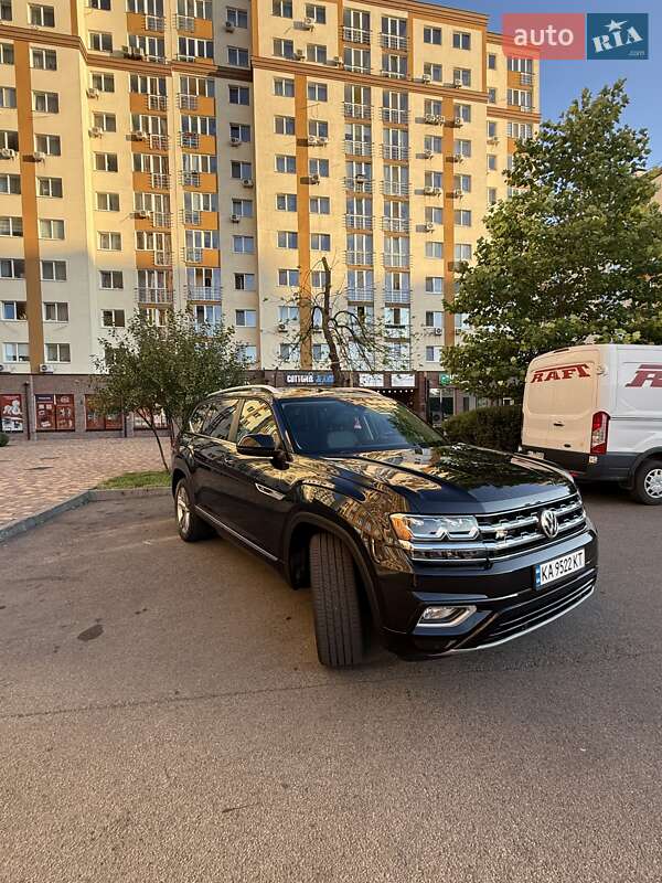 Внедорожник / Кроссовер Volkswagen Atlas 2018 в Вишневом