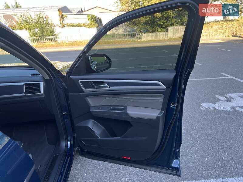 Внедорожник / Кроссовер Volkswagen Atlas 2023 в Киеве