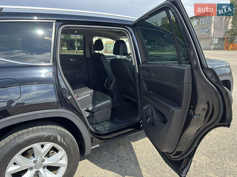 Позашляховик / Кросовер Volkswagen Atlas 2017 в Миколаєві
