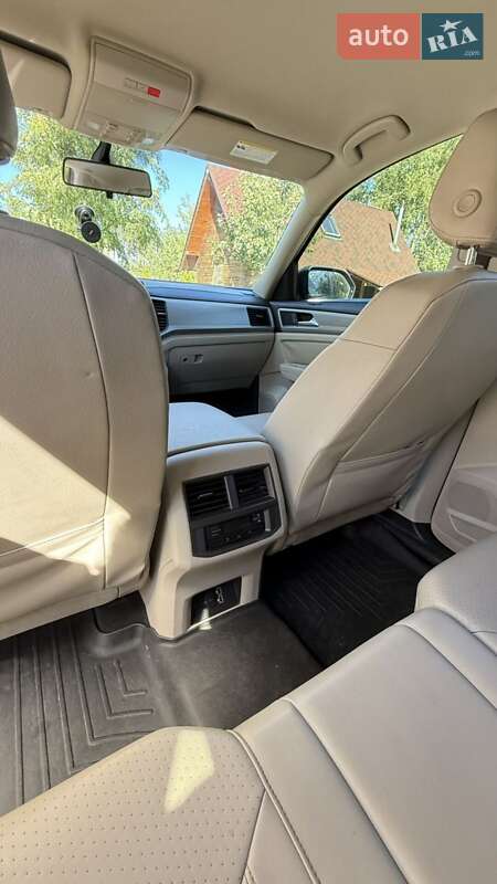 Позашляховик / Кросовер Volkswagen Atlas 2017 в Бородянці