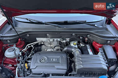 Позашляховик / Кросовер Volkswagen Atlas 2018 в 