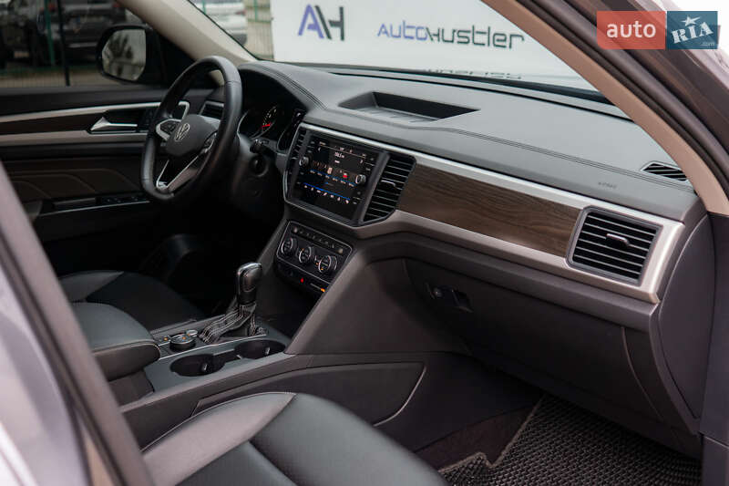 Позашляховик / Кросовер Volkswagen Atlas 2021 в Києві
