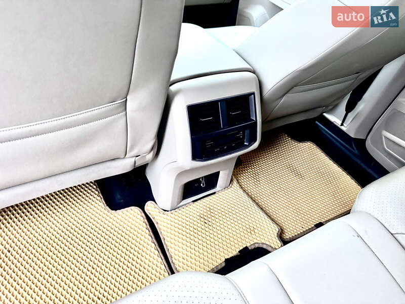 Внедорожник / Кроссовер Volkswagen Atlas 2018 в Киеве фото 18 Внедорожник / Кроссовер Volkswagen Atlas 2018 в Киеве