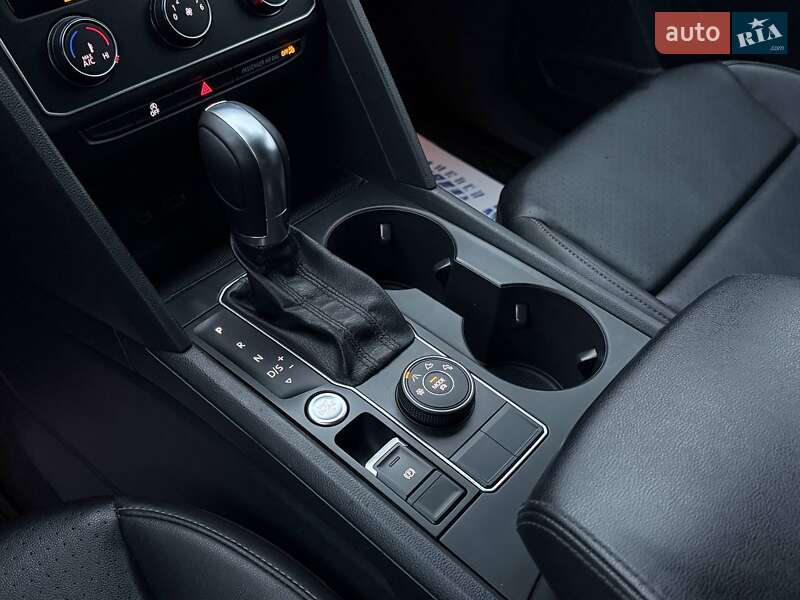 Внедорожник / Кроссовер Volkswagen Atlas 2017 в Киеве фото 17 Внедорожник / Кроссовер Volkswagen Atlas 2017 в Киеве