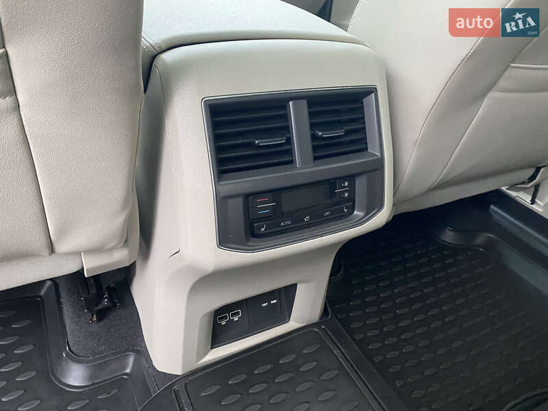 Позашляховик / Кросовер Volkswagen Atlas 2018 в Києві