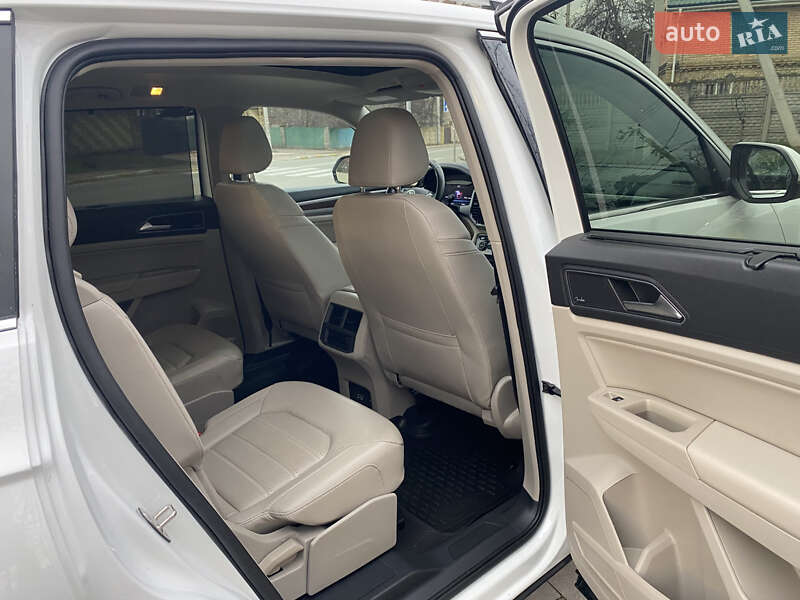 Позашляховик / Кросовер Volkswagen Atlas 2018 в Києві