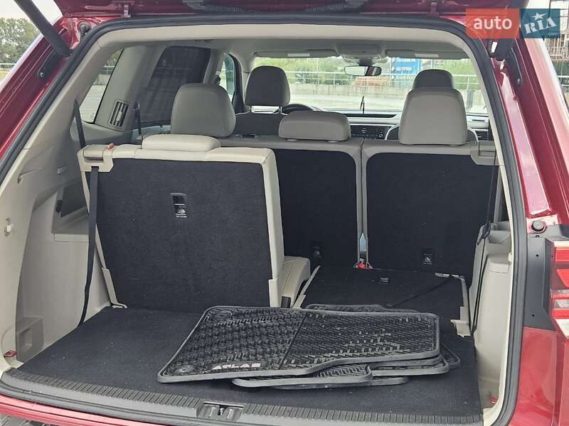 Позашляховик / Кросовер Volkswagen Atlas 2017 в Києві