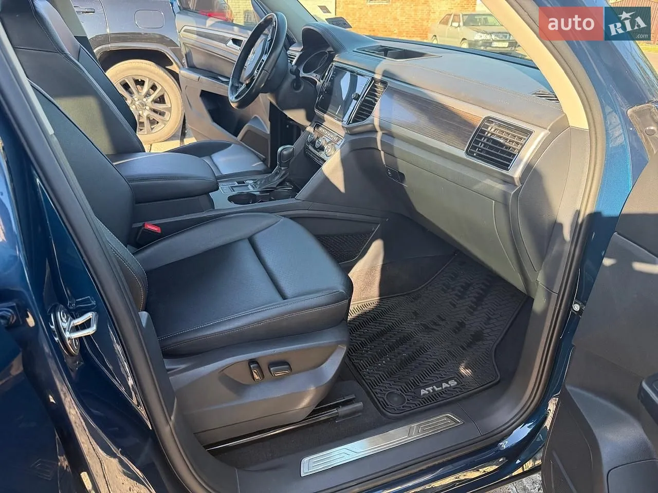 Volkswagen Atlas 2018 VIN 1V2EP2CA2JC600079 фото оголошення 12 з 18
