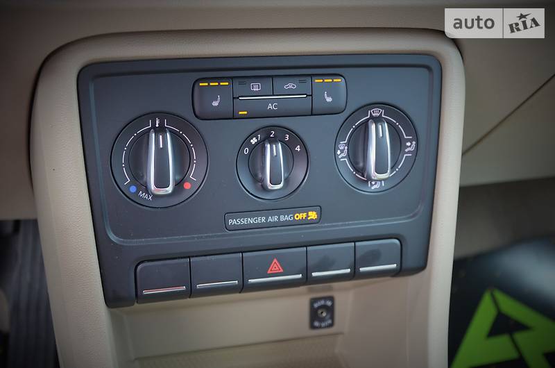 Хетчбек Volkswagen Beetle 2012 в Києві фото 17 Хетчбек Volkswagen Beetle 2012 в Києві