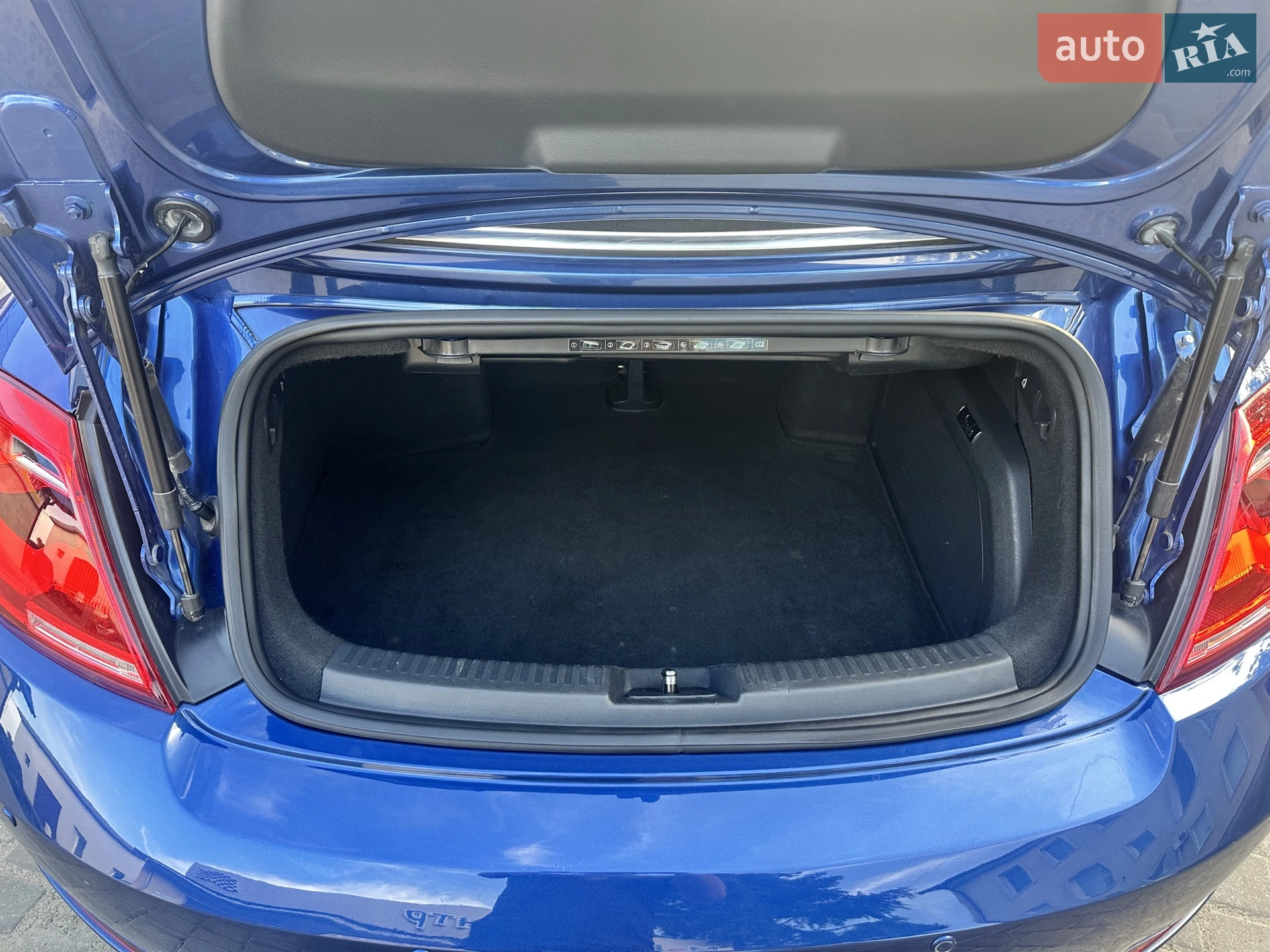2013 Volkswagen Beetle - мініатюра 30