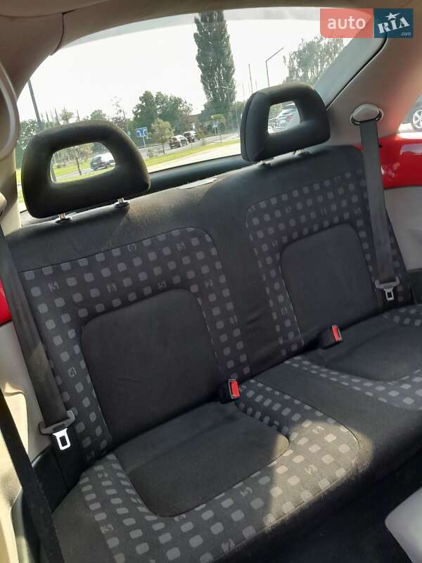 Хетчбек Volkswagen Beetle 1999 в Луцьку фото 12 Хетчбек Volkswagen Beetle 1999 в Луцьку