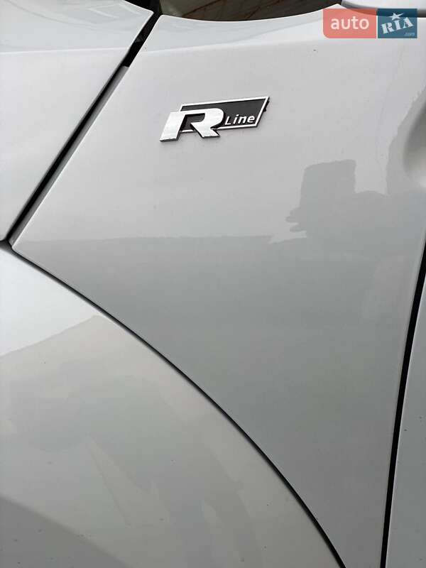 Хетчбек Volkswagen Beetle 2017 в Вишневому фото 16 Хетчбек Volkswagen Beetle 2017 в Вишневому