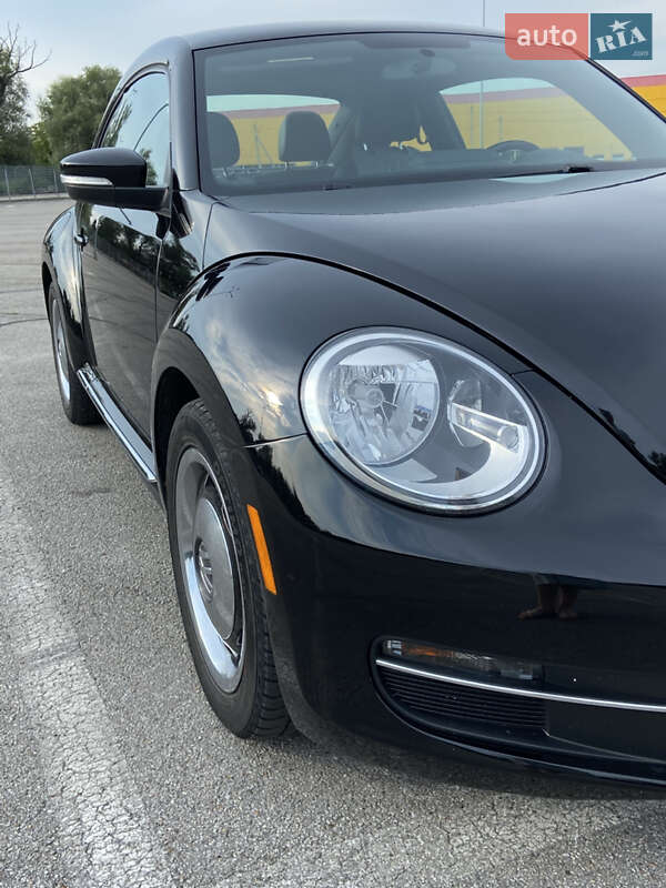 Хетчбек Volkswagen Beetle 2014 в Чернівцях