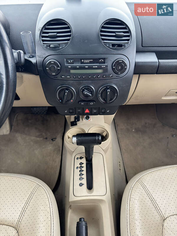 Хэтчбек Volkswagen Beetle 2001 в Киеве