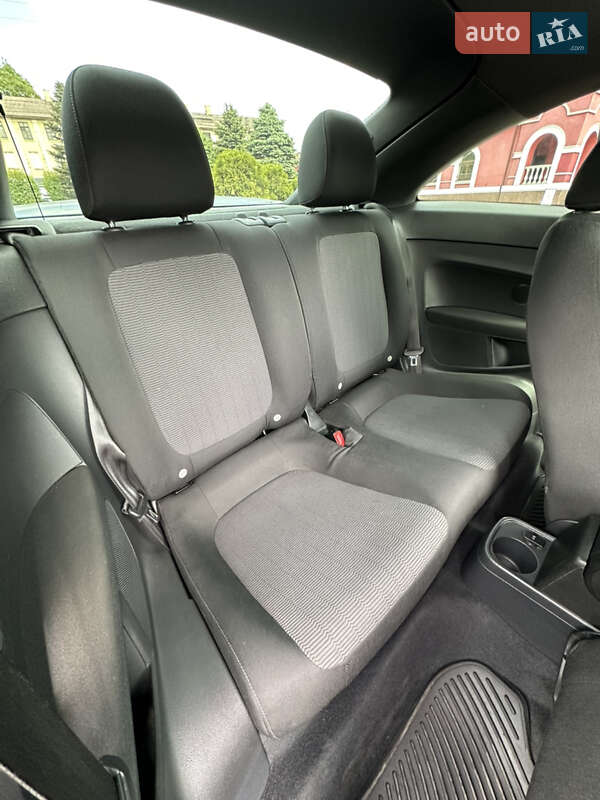 Хэтчбек Volkswagen Beetle 2014 в Днепре