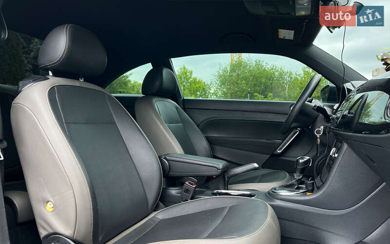 Хэтчбек Volkswagen Beetle 2014 в Львове