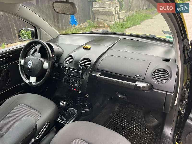 Хэтчбек Volkswagen Beetle 2002 в Киеве
