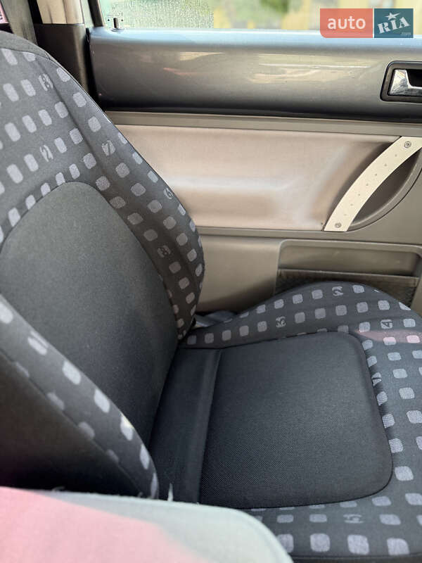 Хетчбек Volkswagen Beetle 2002 в Полтаві