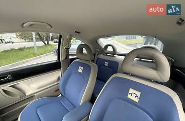 Хэтчбек Volkswagen Beetle 2000 в 