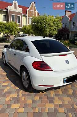 Хэтчбек Volkswagen Beetle 2014 в 