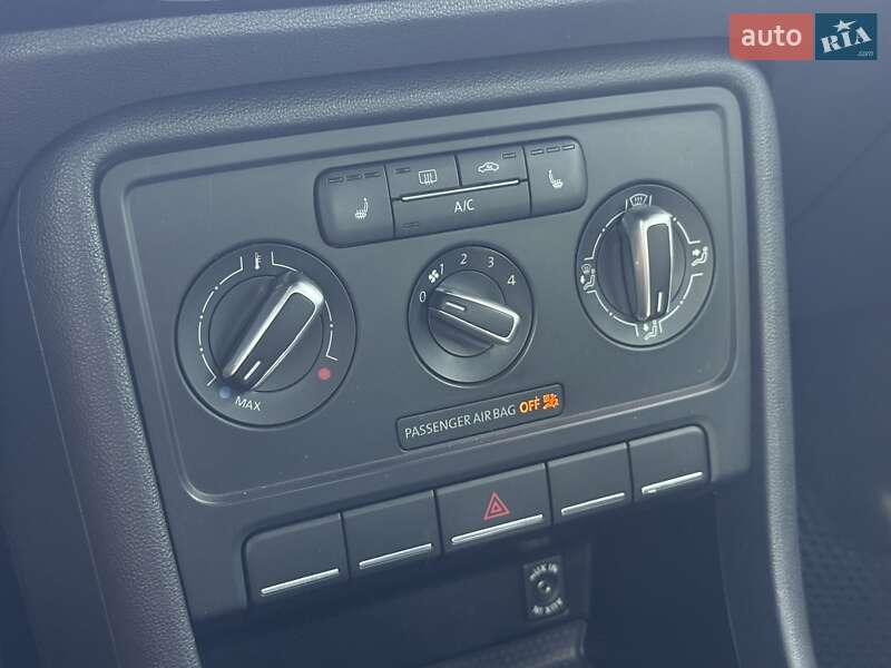 Хэтчбек Volkswagen Beetle 2015 в Кривом Роге