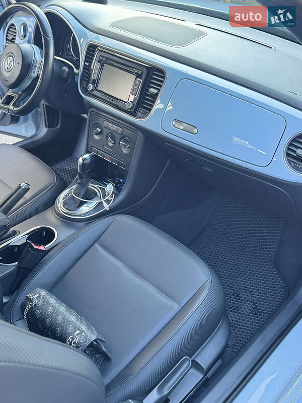 Кабриолет Volkswagen Beetle 2013 в Киеве фото 14 Кабриолет Volkswagen Beetle 2013 в Киеве
